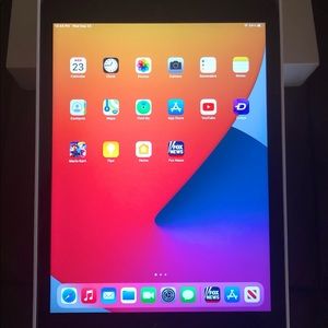 iPad 7th Generation (32GB) w/Magnetic Case